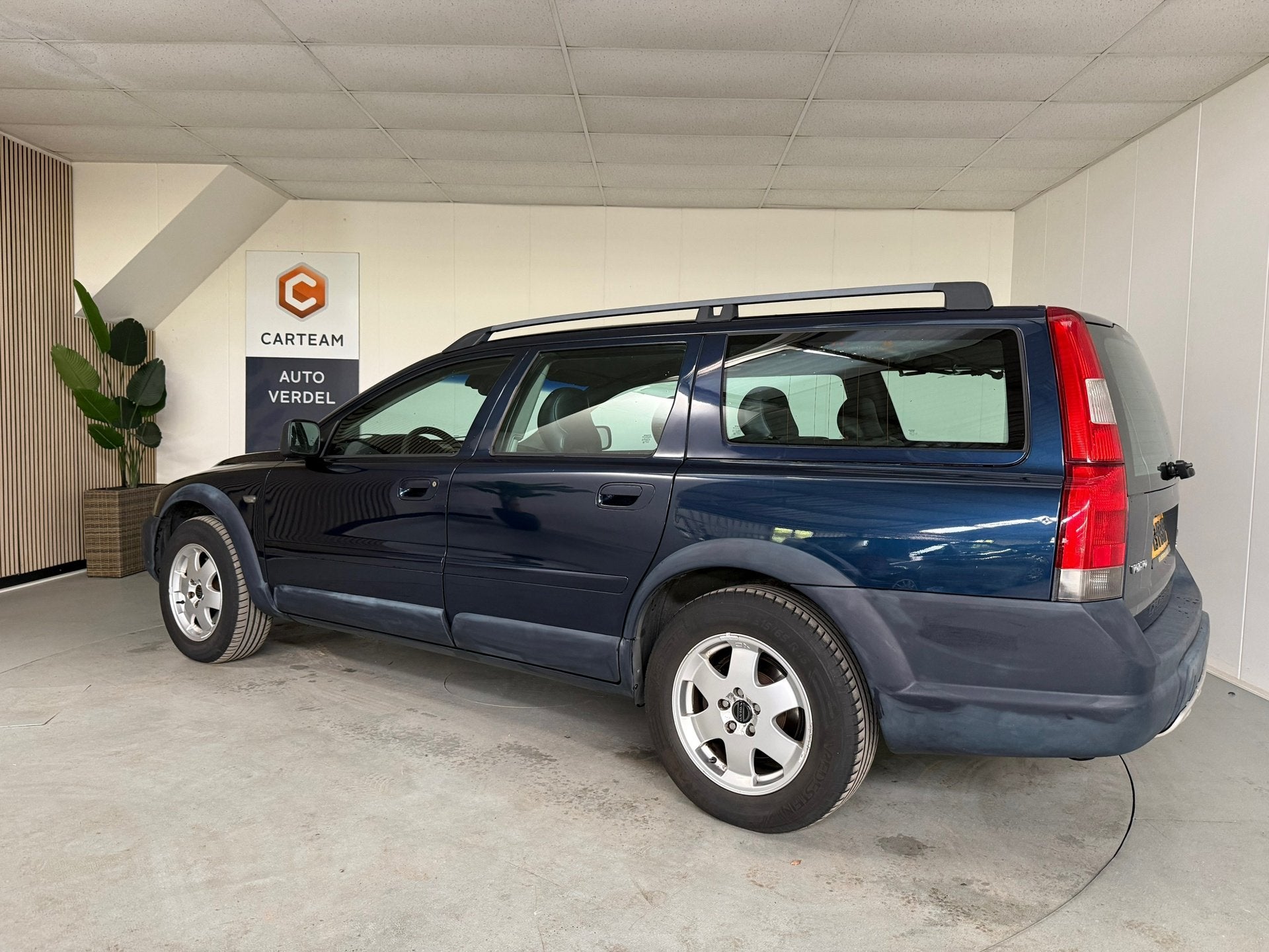 Volvo XC70 2.5 T Cross Country Comf. Line Airco, LMV Automaa, Auto's, Volvo, Automaat, XC70, 2521 cc, Euro 4