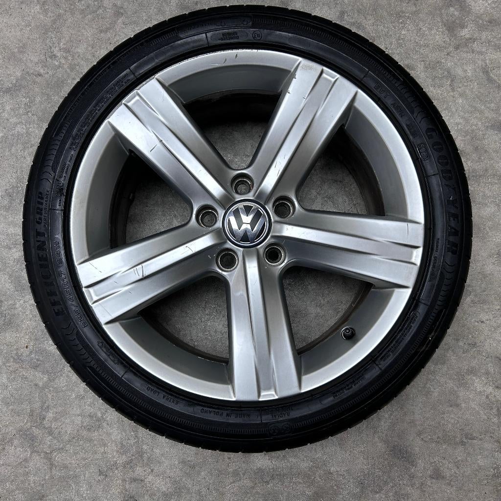 17 inch originele velgen + zomerbanden VW Golf Caddy Passat, Gebruikt, Banden en Velgen, 17 inch, Ophalen of Verzenden