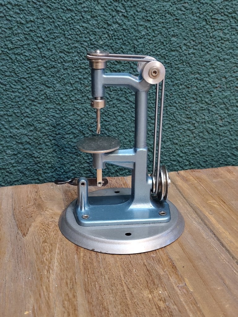 Wilesco M51 boormachine, Hobby en Vrije tijd, Modelbouw | Overige, Ophalen of Verzenden, Gebruikt, Groter dan 1:32
