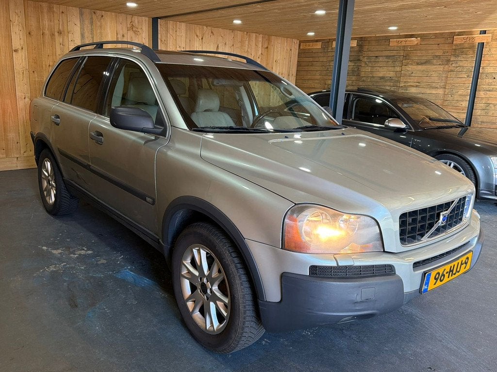Volvo XC90 2.5 Turbo Benzine 7-Persoons Youngtimer 2004, Auto's, Gebruikt, 7 stoelen, 2521 cc, Leder