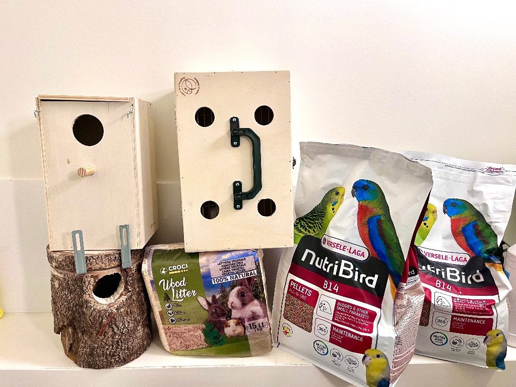 Nestkastjes, nesten, vogel transport kooi, pellets voer, Ophalen of Verzenden, Gebruikt