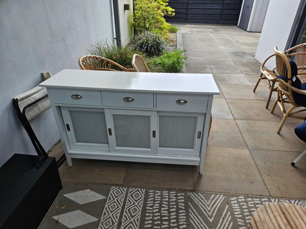Wit dressoir kastje. 130x 81x39 cm.., Huis en Inrichting, Kasten | Dressoirs, Ophalen