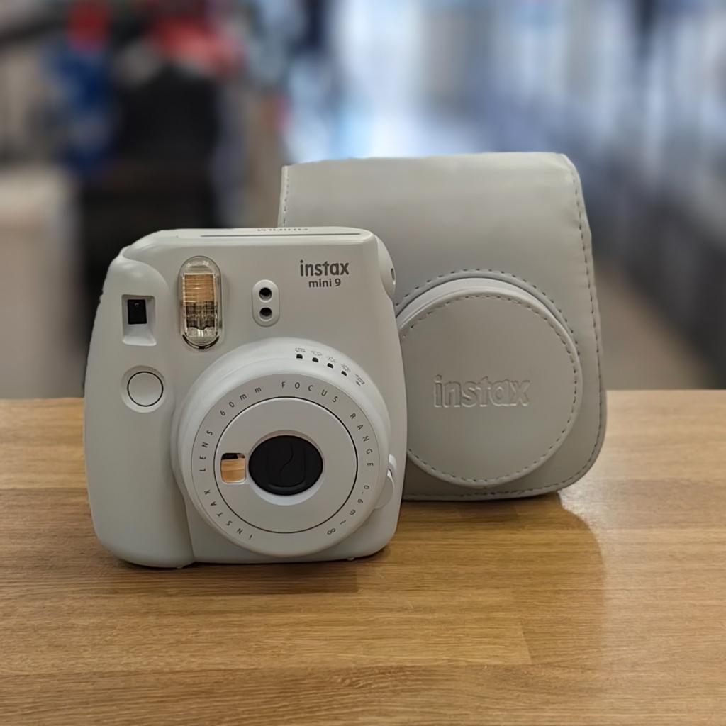Instax Mini 9 | White - Netjes, Instax, Zo goed als nieuw, Support@instax.com, FUJIFILM North America Corporation
1100 King Georges Post Road
Edison, NJ 08837
USA