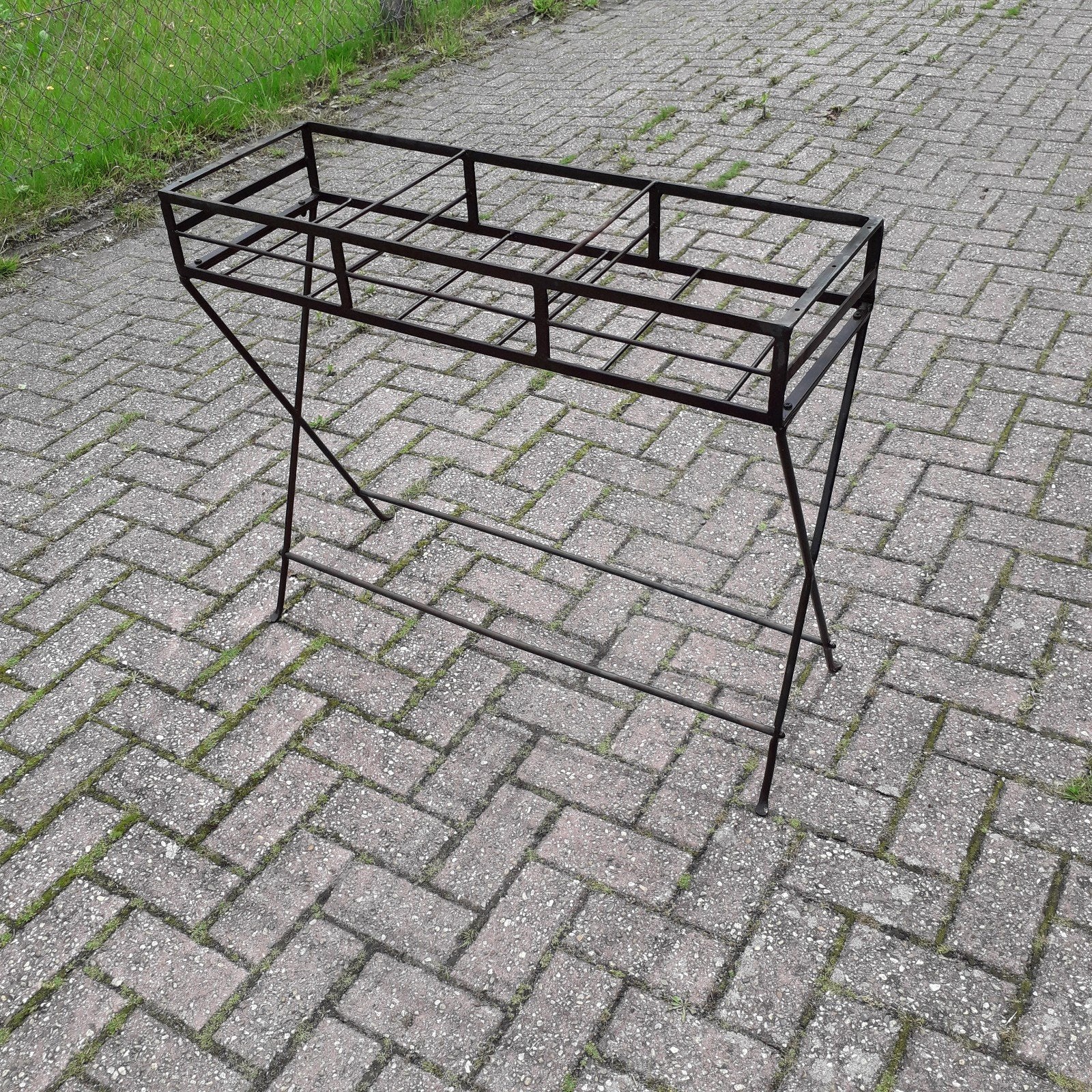 Metalen bloementafel / kruidentuintje - Zonder hout, Tuin en Terras, Bloembakken en Plantenbakken, Ophalen, Gebruikt, 100 cm of meer