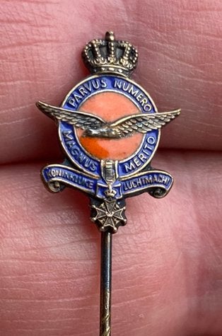 Zilveren revers speld Koninklijke Luchtmacht KLu Kon. Begeer, Verzamelen, Ophalen of Verzenden, Luchtmacht, Nederland, Embleem of Badge