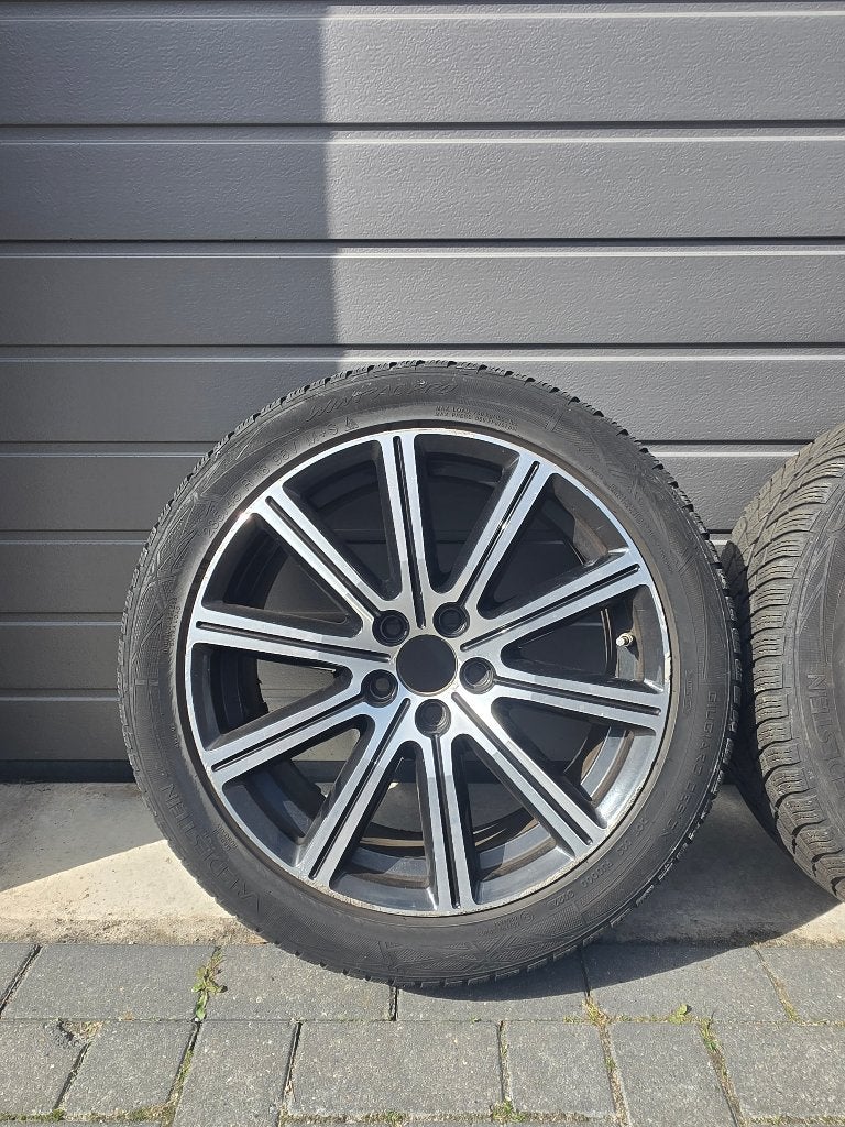 Originele VOLVO sportvelgen Titania 18 inch 5x108 winterset, Ophalen, 18 inch, Gebruikt, Banden en Velgen