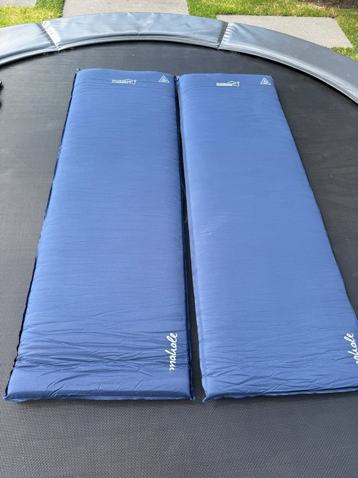 Wildebeast Base Camp inflatable Slaapmat (2 stuks), Caravans en Kamperen, Ophalen, Gebruikt, 1-persoons