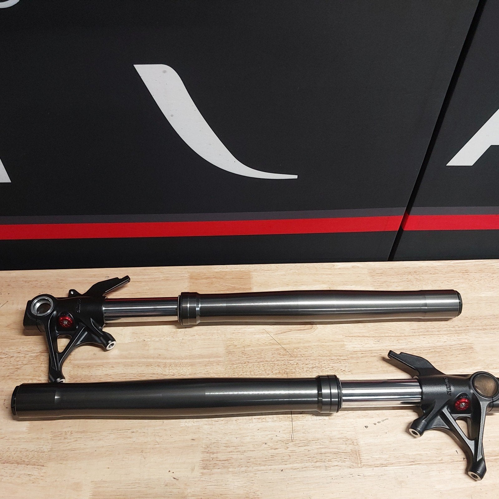 Showa voorvork set NIEUW Ducati V4/V2/1199/1299/959/899, Ophalen, Nieuw
