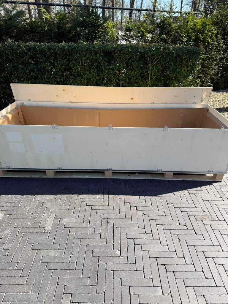 Pallet box: 11 kisten gratis af te halen (2.46 m x 0.84 m ), Doe-het-zelf en Verbouw, Kratten en Dozen, 100 cm of meer, 60 cm of meer