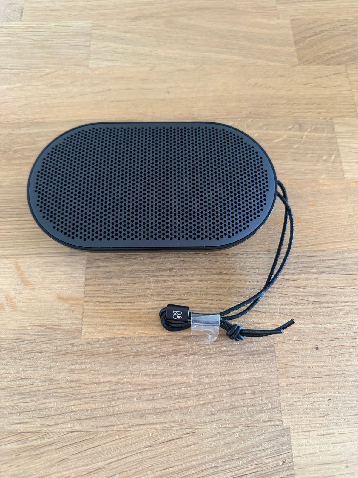 B&O Beoplay P2 Draagbare Bluetooth Speaker, Ophalen of Verzenden, Zo goed als nieuw, Draagbare speaker, Bluetooth