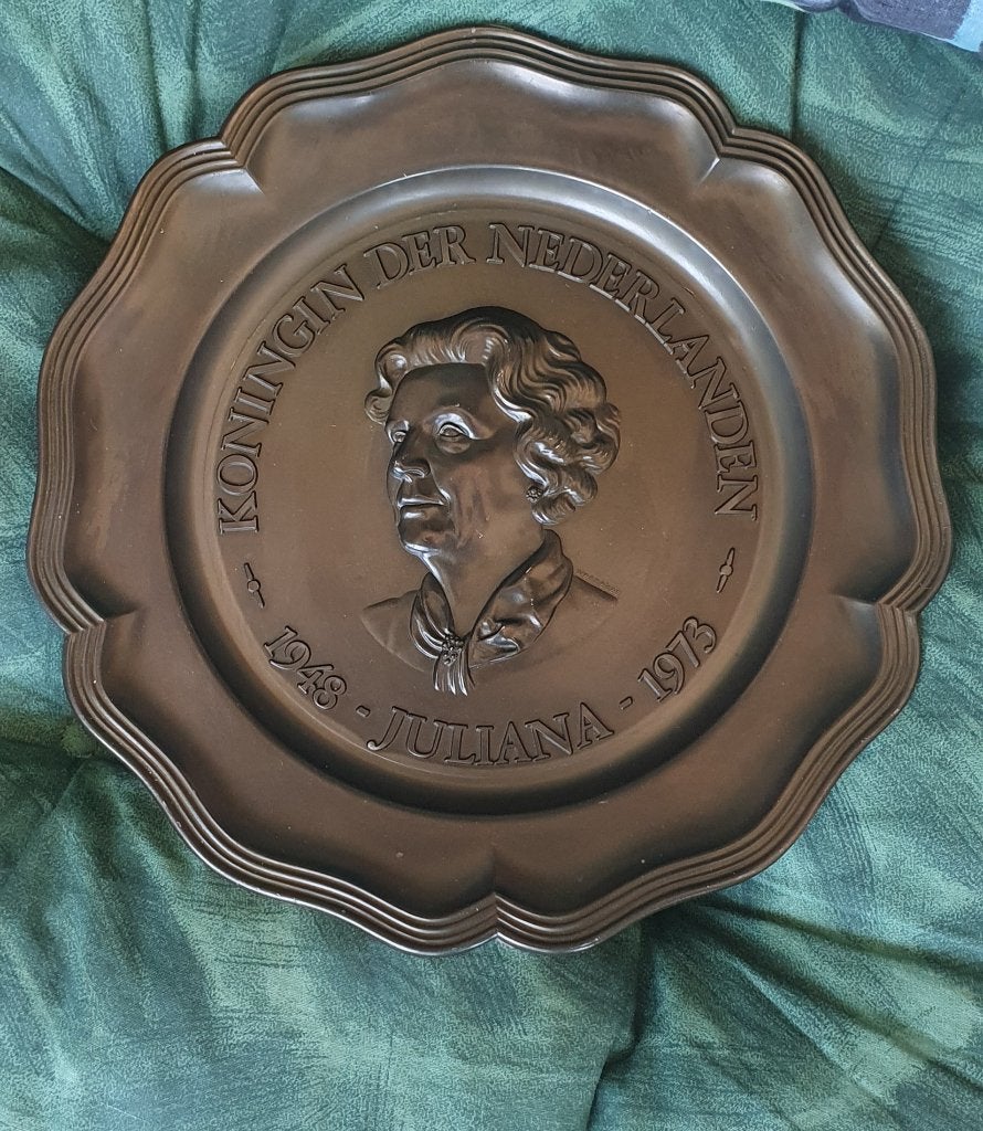 Tinnen bord Juliana Koningin der Nederlanden 1948-1973, Antiek en Kunst, Ophalen of Verzenden