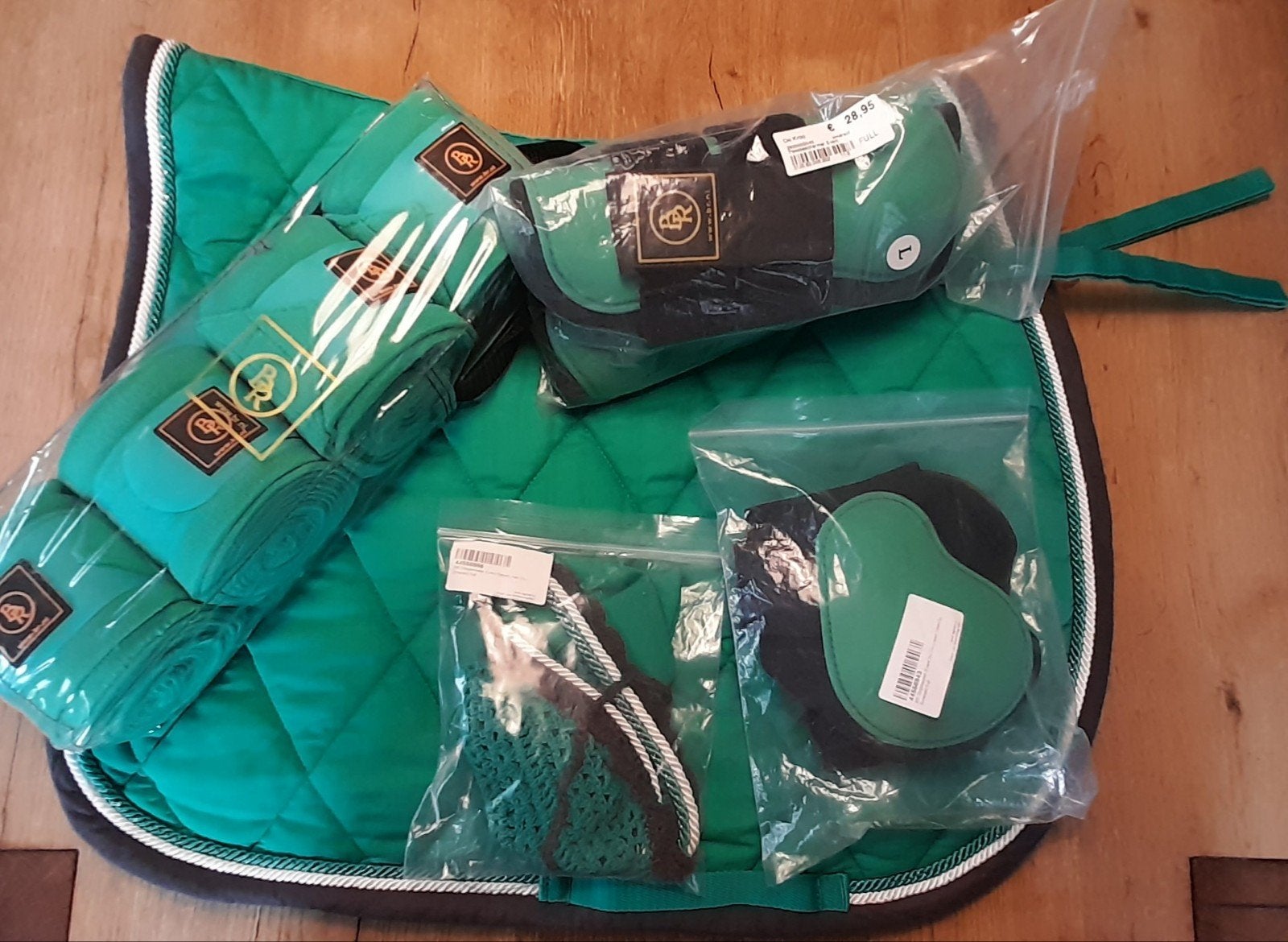 Complete set BR emerald smaragd groen full in nieuwstaat, Full (L), BR, Dressuurdekje, Ophalen of Verzenden