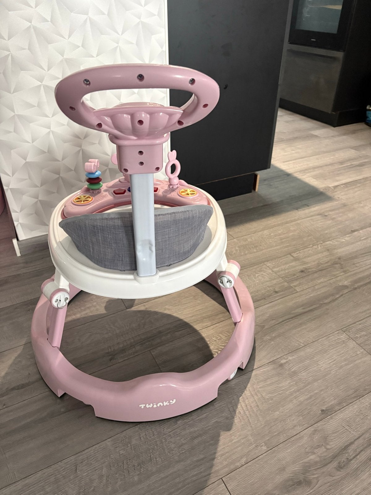 Roze Twinky Babywalker met Speelgoed en Duwstang, Kinderen en Baby's, Ophalen, Zo goed als nieuw, Overige typen, Met geluid
