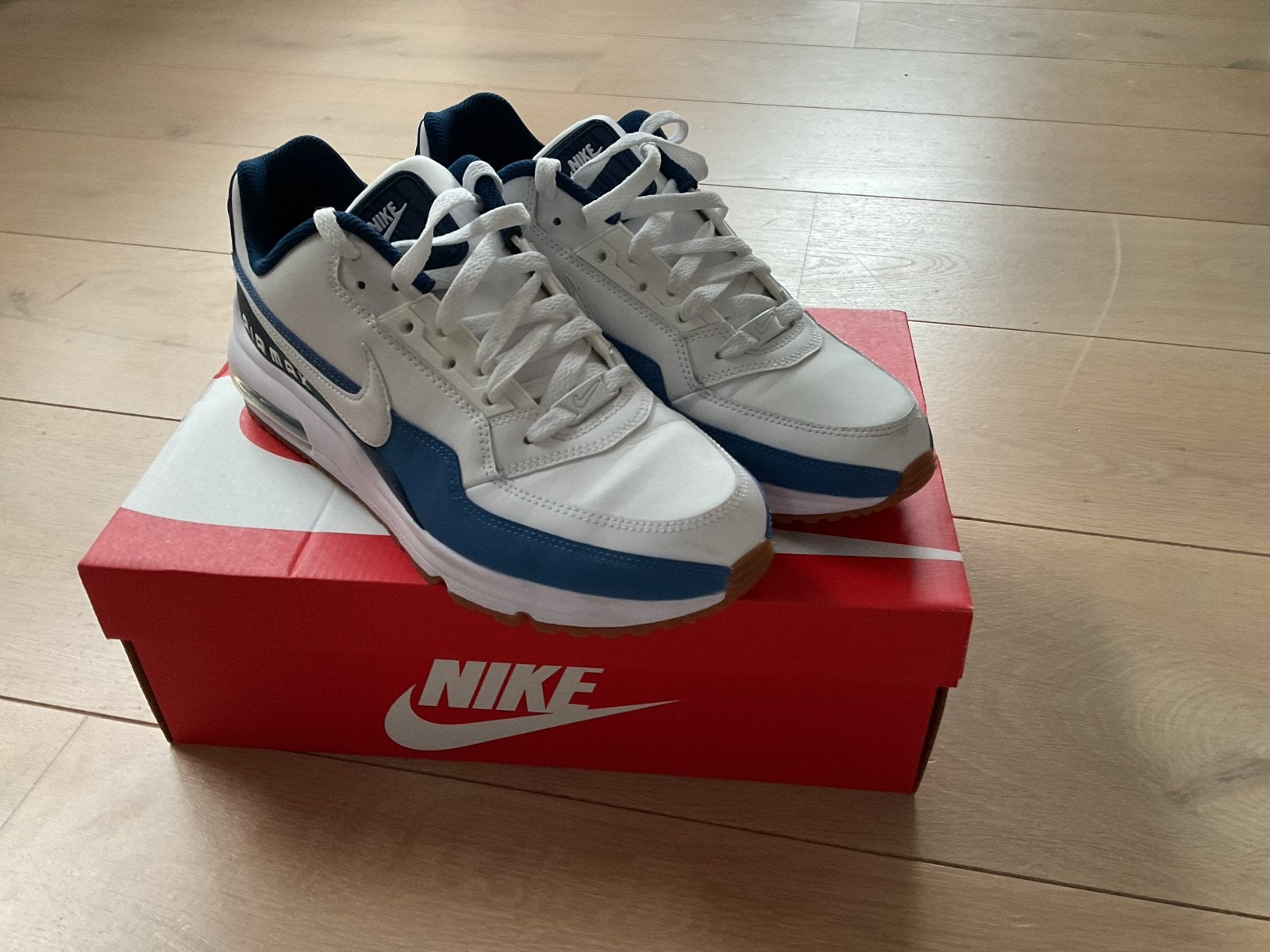 Nike Air Max Sneakers - Wit/Blauw, Wit, Nieuw, Ophalen of Verzenden, Sneakers of Gympen