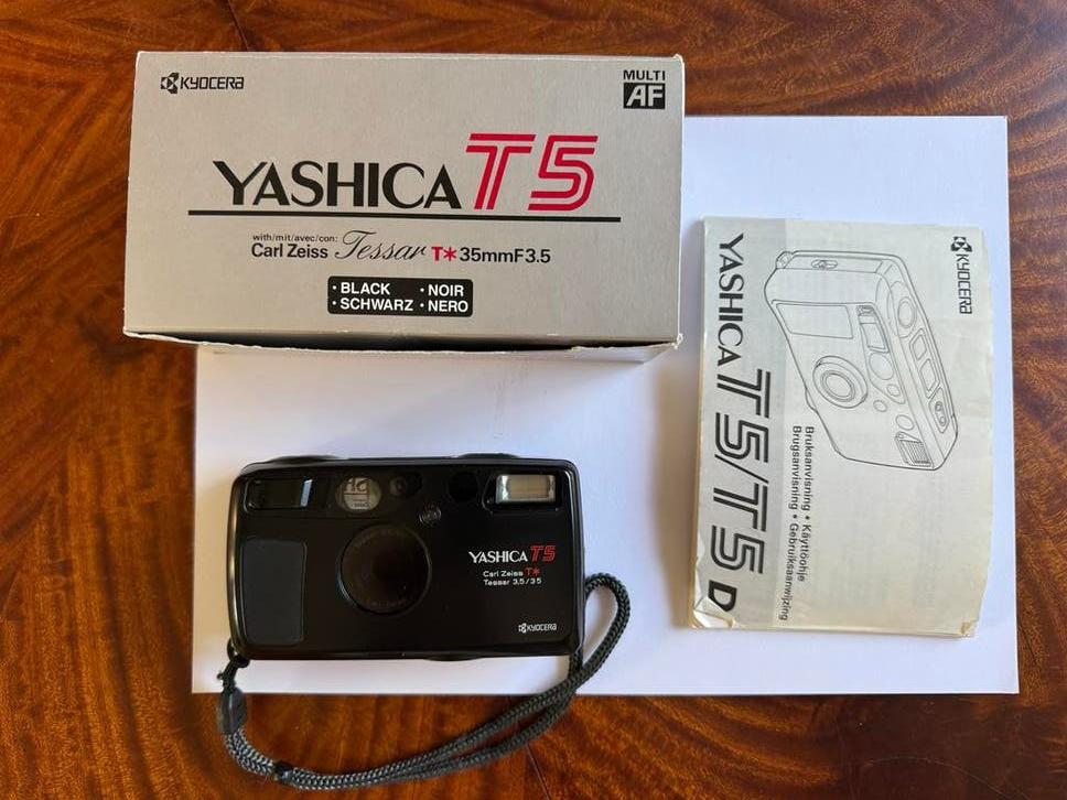 Yashica T5 top staat (carl zeiss lens), Ophalen of Verzenden, Zo goed als nieuw, Compact, Overige Merken