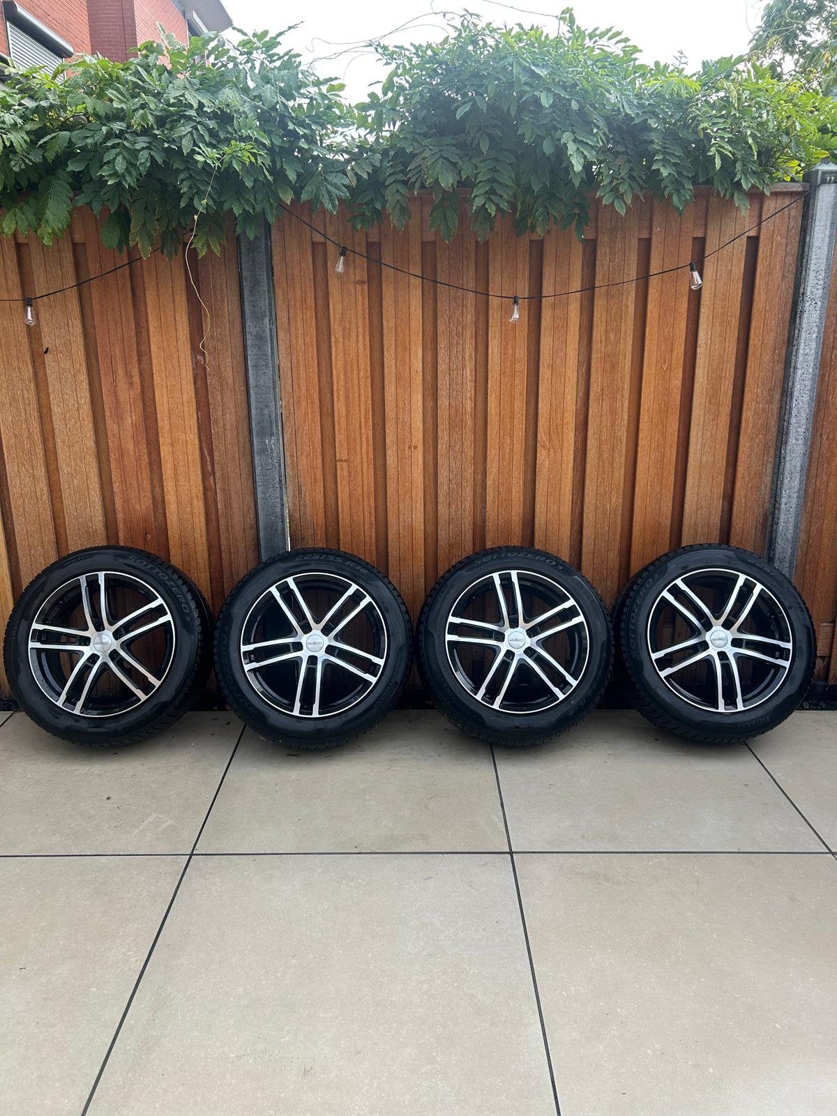 Winterset 18 inch Dezent + Pirelli Sottozero 3 | 225/55, Ophalen, 18 inch, Gebruikt, Banden en Velgen