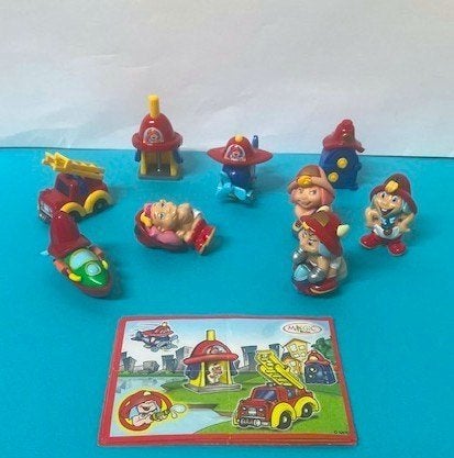 Leuk setje kindersurprise figuurtjes Brandweer baby’s, Ophalen of Verzenden, Zo goed als nieuw, Hardplasticfiguren