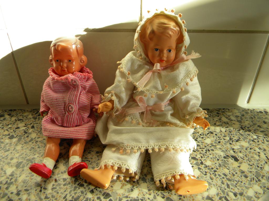 CELLULOID POPJE 2 ST. - TWEE OUDE POPPETJES, Verzamelen, Poppen, Ophalen of Verzenden, Gebruikt, Pop