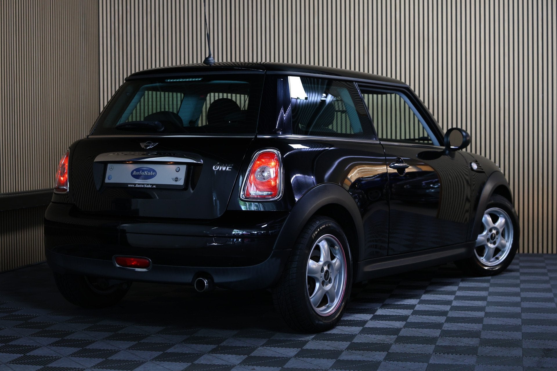 MINI 3-deurs 1.6 One Salt AVM RED HOT CLIMATRONIC LM VELGEN, Auto's, Mini, Voorwielaandrijving, Euro 5, Stof, Zwart