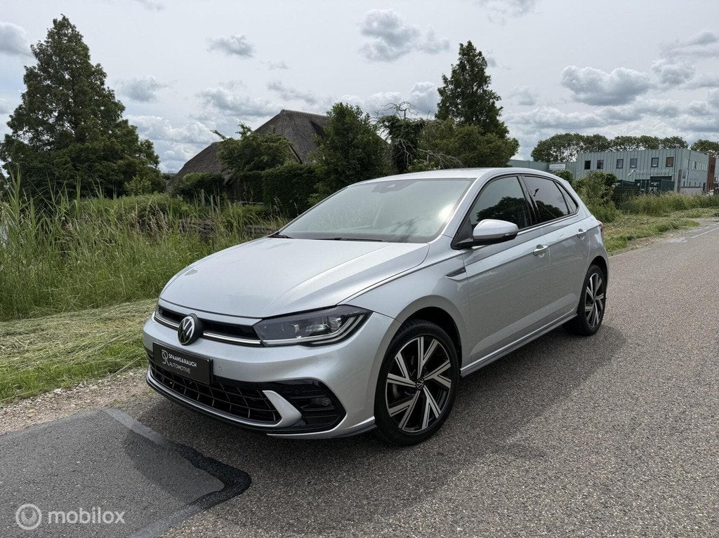 Volkswagen Polo 1.0 TSI R-Line Business / CarPlay / IQ Light, Voorwielaandrijving, Gebruikt, Zwart, 95 pk