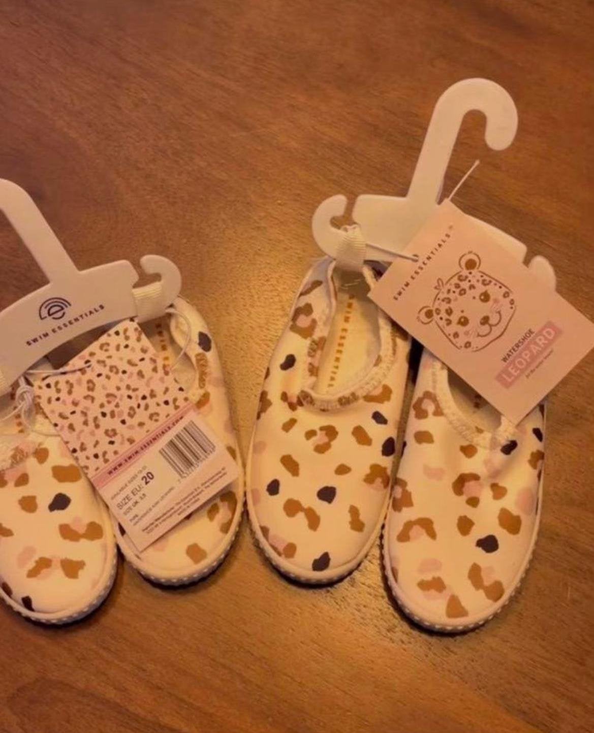 Nieuwe waterschoentjes voor baby's twee maten 20 en 24, Schoentjes, Jongetje of Meisje, Nieuw, Ophalen of Verzenden