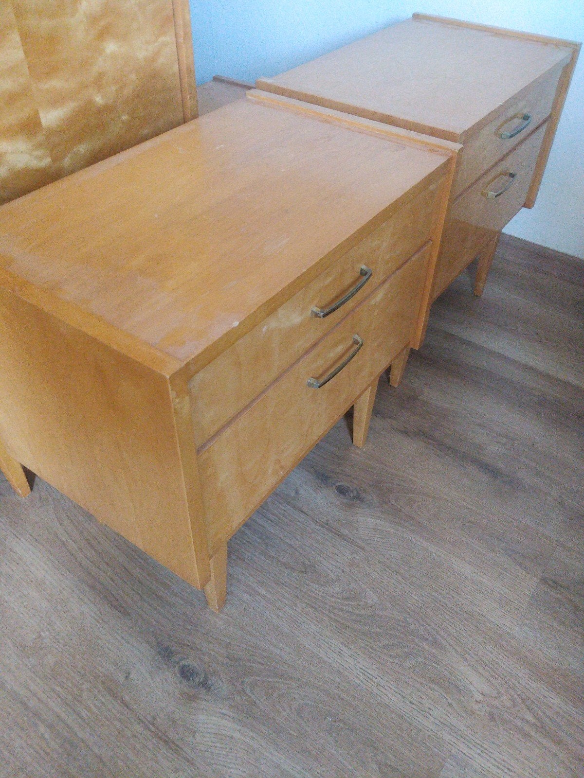 2 antieke vintage nachtkastjes te koop uit de jaren 50/60, Ophalen, Gebruikt, Hout, 45 tot 65 cm