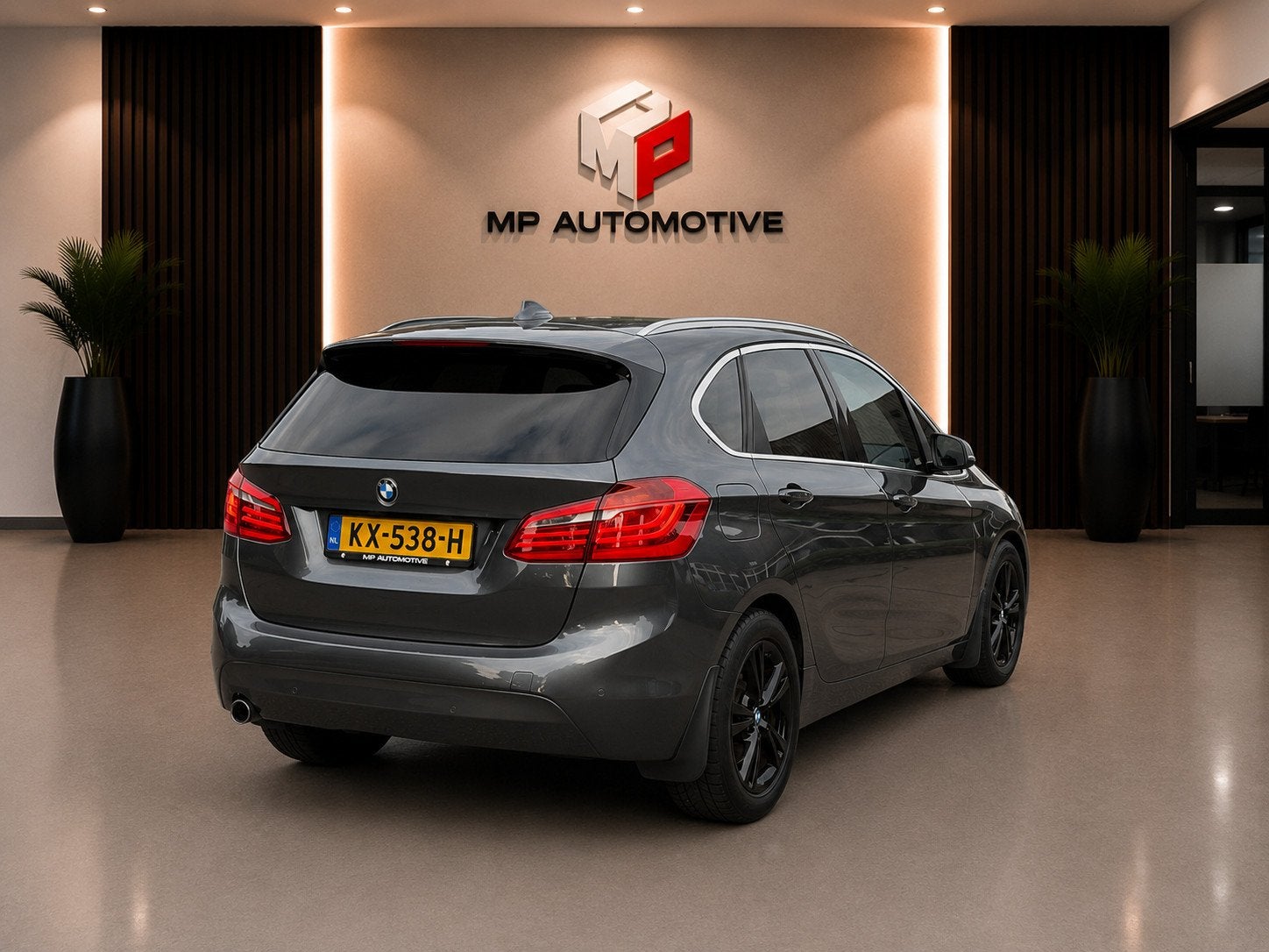 BMW 2-serie Active Tourer 225xe iPerformance Centennial Exec, Auto's, Automaat, 136 pk, Gebruikt, Euro 6