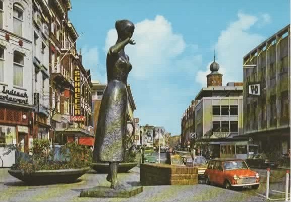 Nijmegen Grote Markt met beeld Mariken van Nimweghen, Verzenden, 1960 tot 1980, Ongelopen, Gelderland