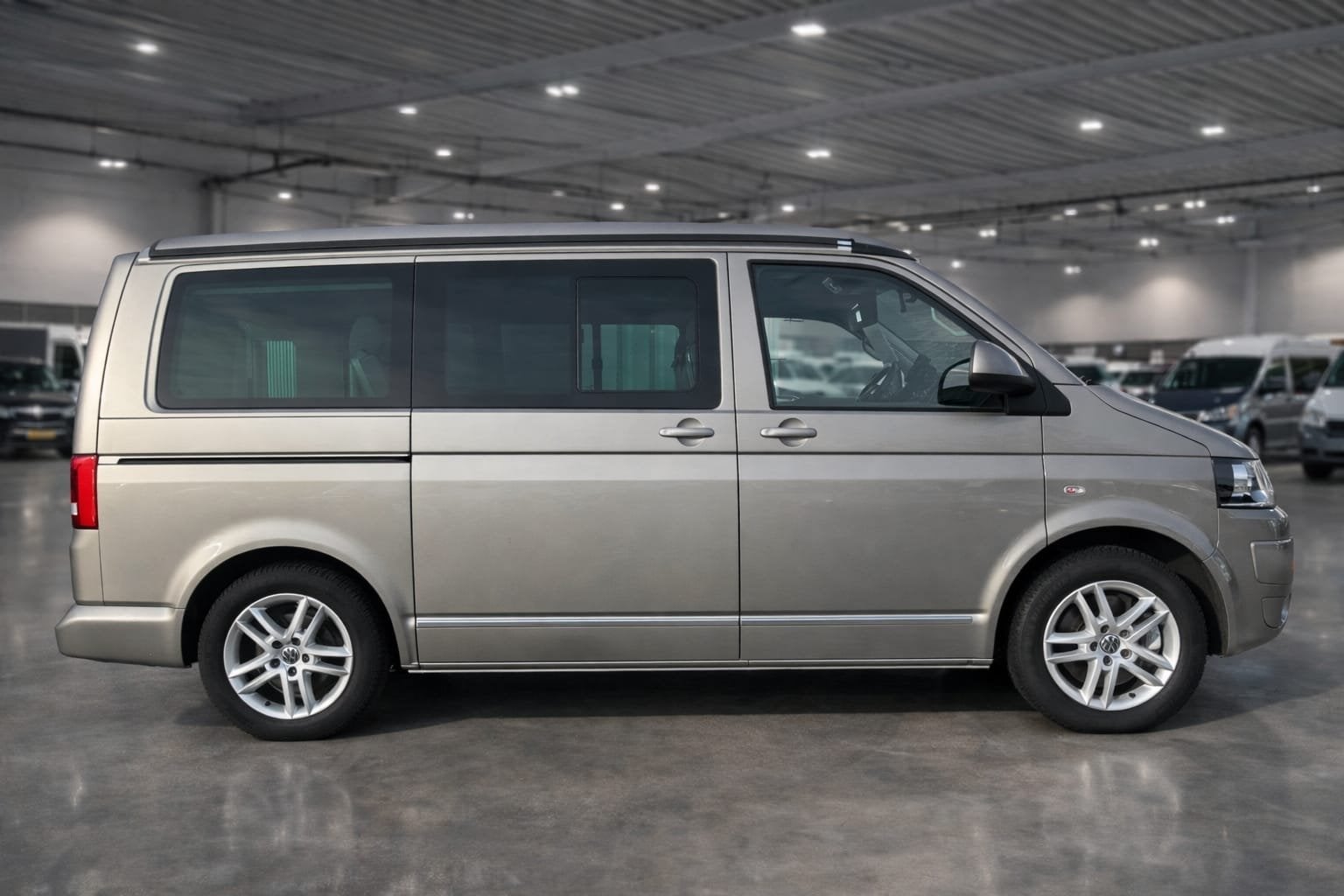 Westfalia California T5 180PK AUTOMAATVerhuurpotentie tot, Automaat, Buscamper of Camperbus, Info@autohuysruurlo.nl, Bedrijf