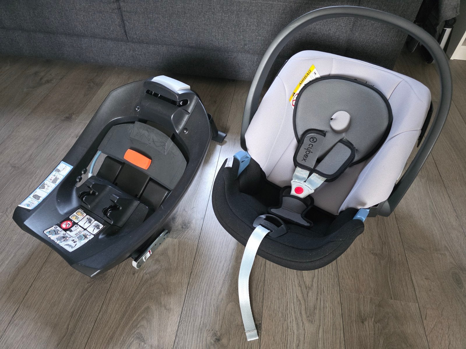 Cybex Aton Base + Cybex Aton autostoel(Met of zonder isofix), Overige merken, Autogordel of Isofix, Gebruikt, Verzenden