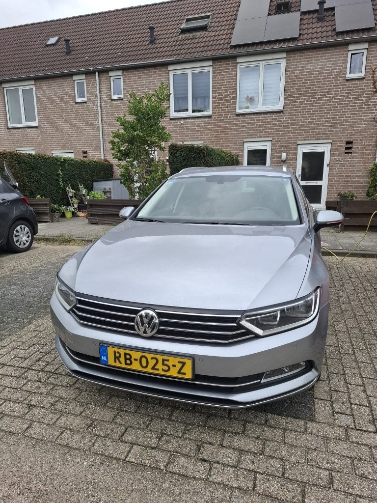 Volkswagen Passat 1.6 TDI 88KW BMT Variant DSG 2017 Grijs, 4 cilinders, Origineel Nederlands, Stationwagon, Diesel