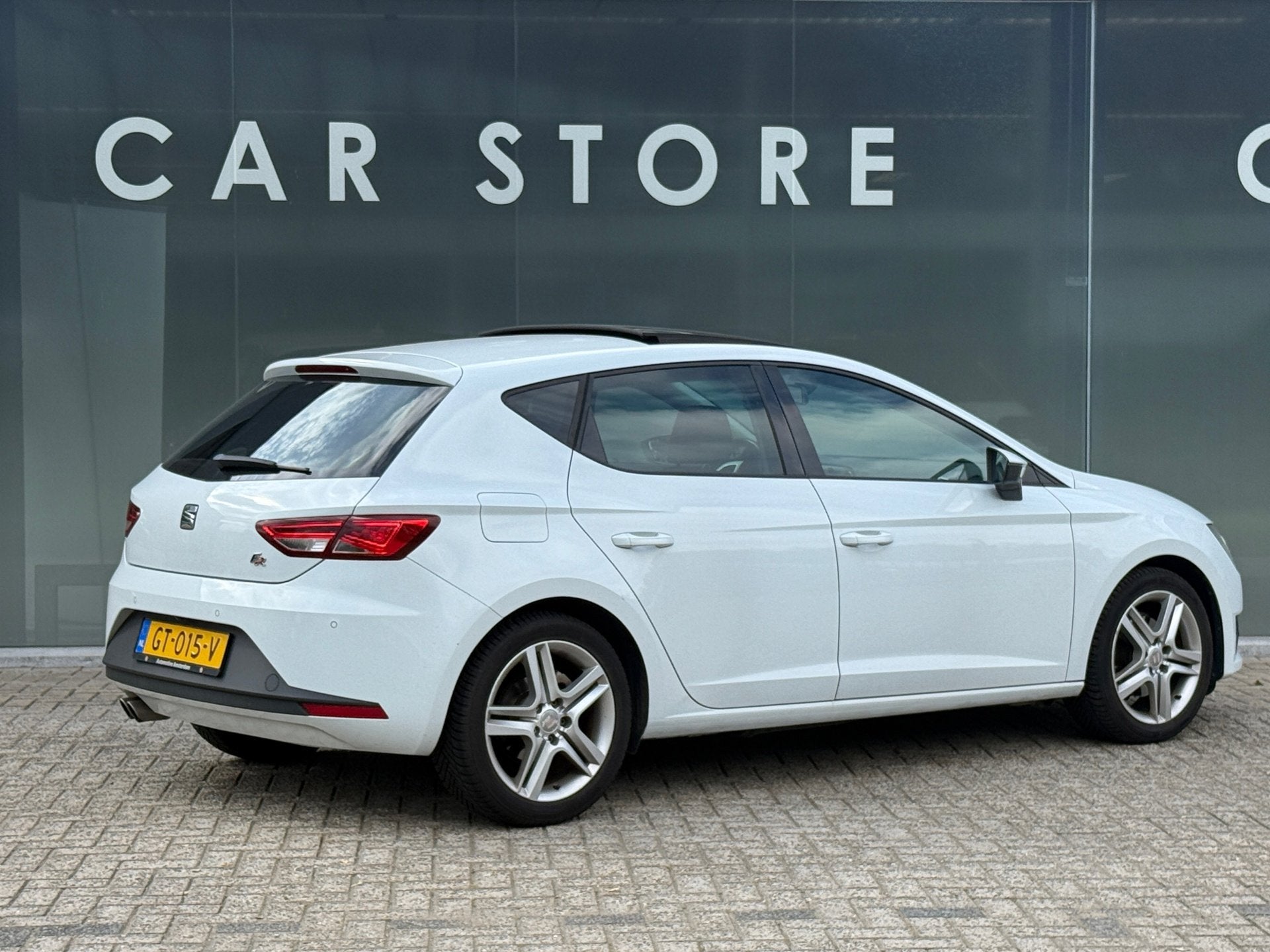 Seat Leon 1.4 TSI 150PK DSG FR Pano|Navi|Camera, Gebruikt, 4 cilinders, 150 pk, Leon