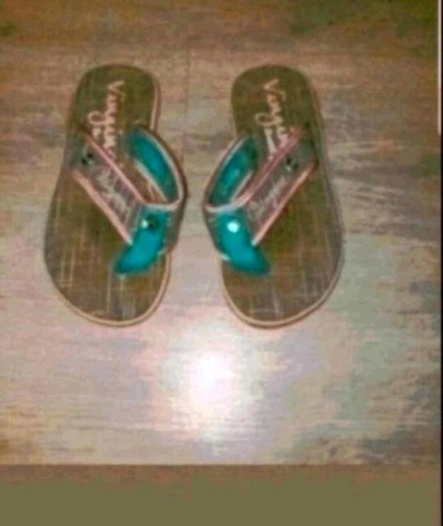 Vingino slippers, Meisje, Schoenen, Ophalen of Verzenden, Zo goed als nieuw