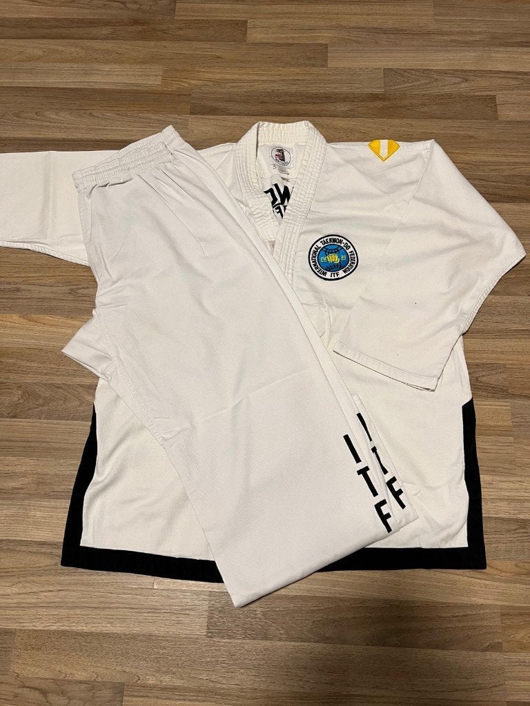 ITF Taekwon-Do pak Matsuru (assistent), Groter dan maat XL, Gebruikt, Vechtsportkleding, Verzenden