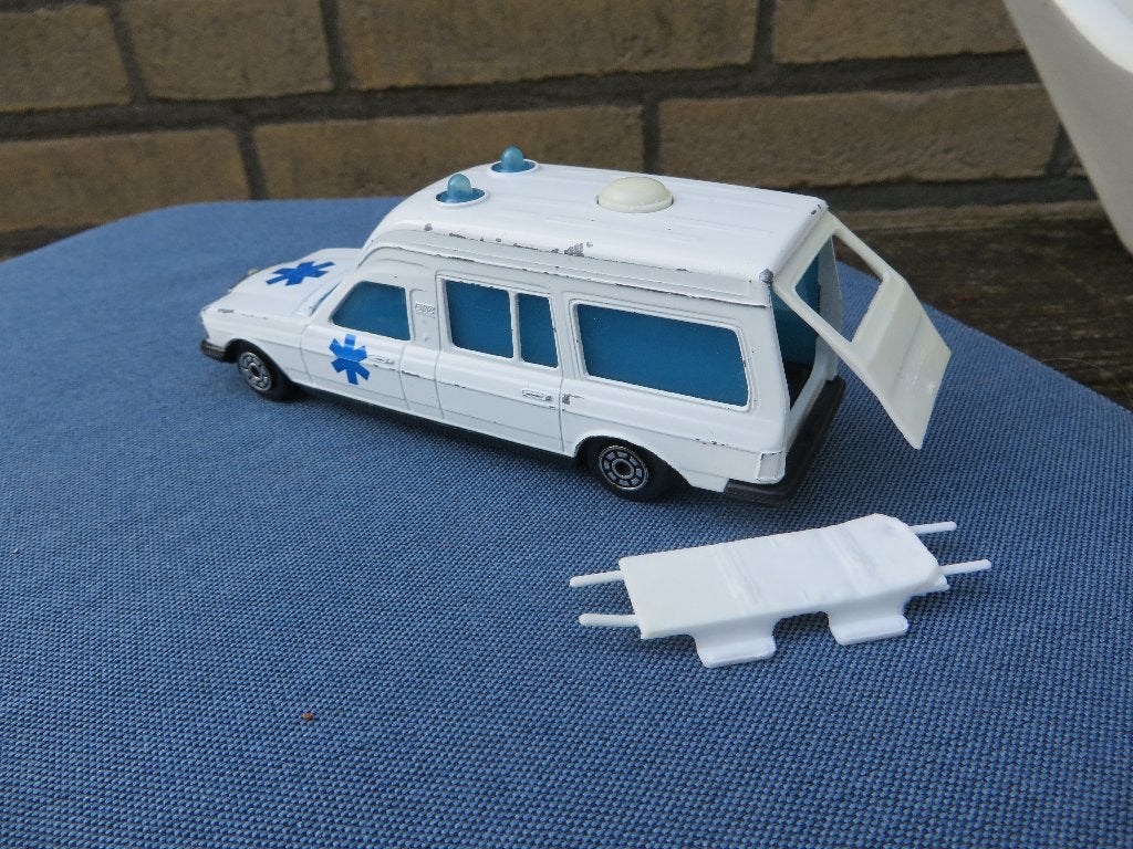 Norev 1:43 Mercedes AMBULANCE, Ophalen of Verzenden, Gebruikt, Auto, Norev