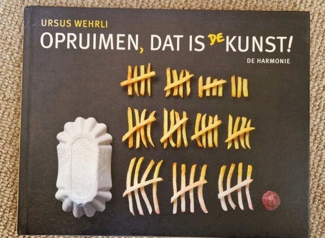 grappig  FOTOBOEK over ORDENEN van ALLEDAAGSE OBJECTEN, zgan, Ophalen of Verzenden, Zo goed als nieuw, Ursus Wehrli
