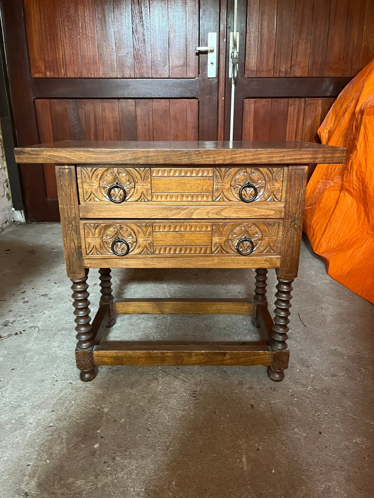 ladekast met sierlijke details, Ophalen
