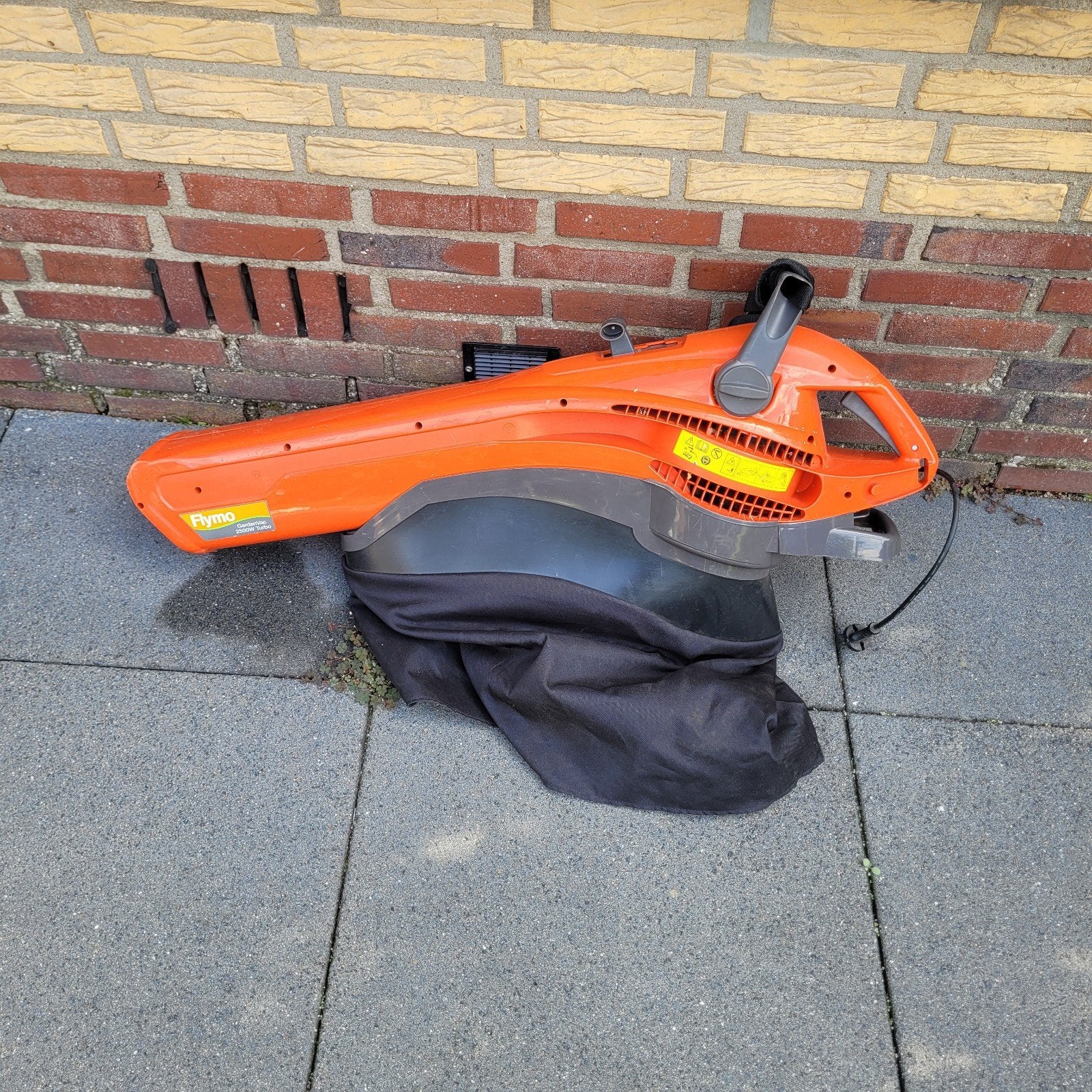 Flymo GardenVac 2500W Turbo Bladblazer/Bladzuiger, Ophalen, Gebruikt, Met opvangzak, Handgedragen