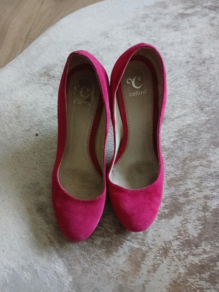 Echt suède Celine pumps fuchsia roze maat 36, Kleding | Dames, Schoenen, Pumps, Celine, Ophalen of Verzenden, Zo goed als nieuw
