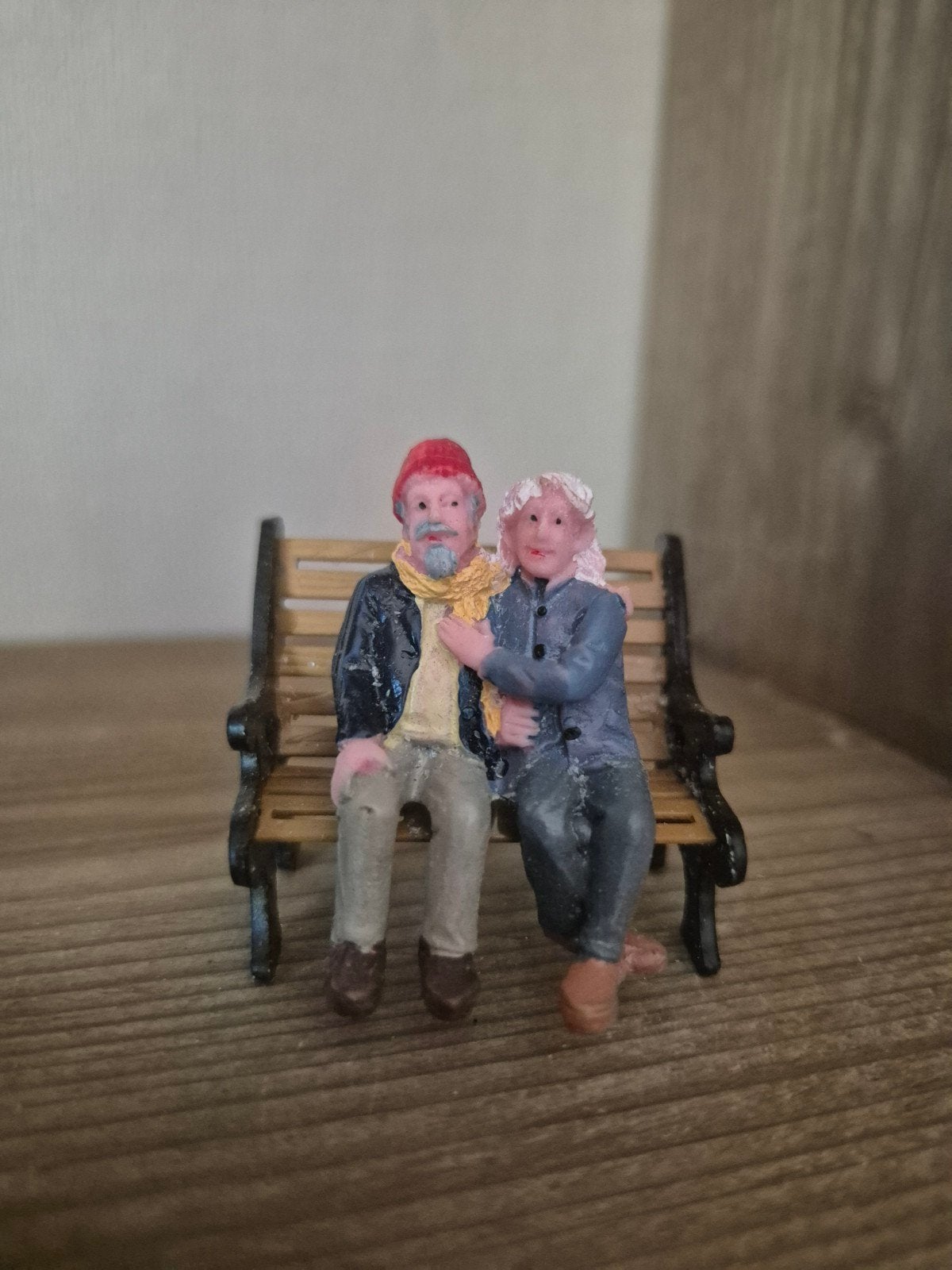 Lemax figuur 23 kerstdorp kersthuisjes, Diversen, Kerst, Ophalen of Verzenden, Zo goed als nieuw