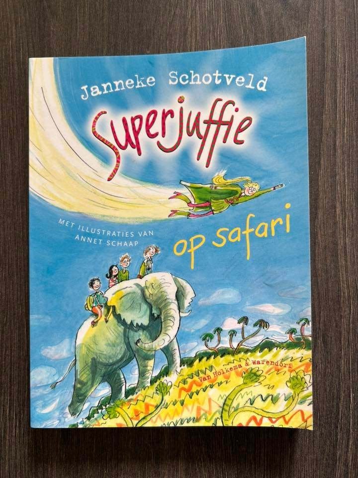 Superjuffie op safari - Janneke Schotveld, Ophalen of Verzenden, Zo goed als nieuw, Fictie algemeen