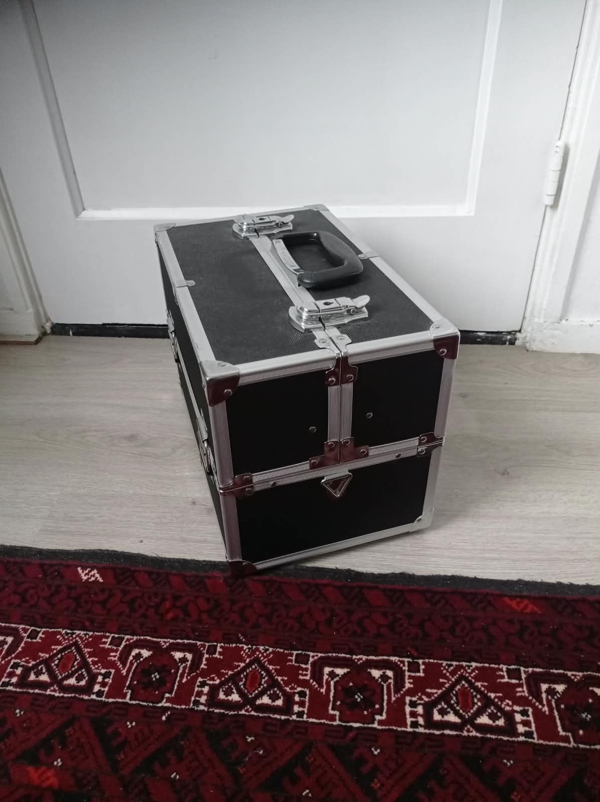 Zwarte opbergkoffer met aluminium frame en harmonica-systeem, Ophalen of Verzenden