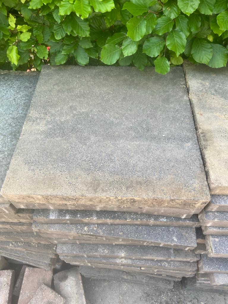 Gratis: Grote en kleine gebruikte stenen voor tuin/terras, Ophalen, Gebruikt, Beton, Terrastegels