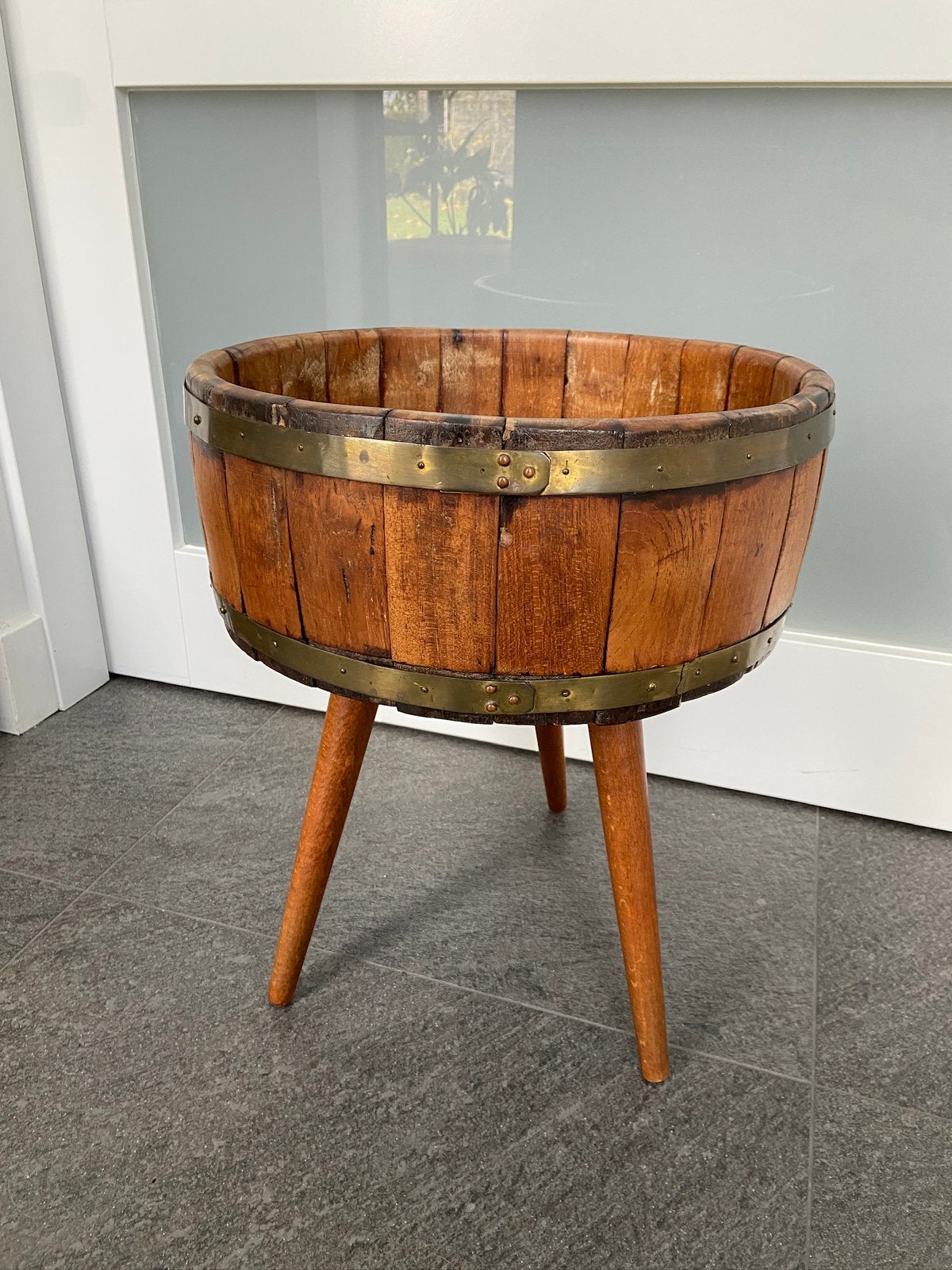 Vintage plantenbak tafeltje oude houten kaasmal op 3 poten, Ophalen