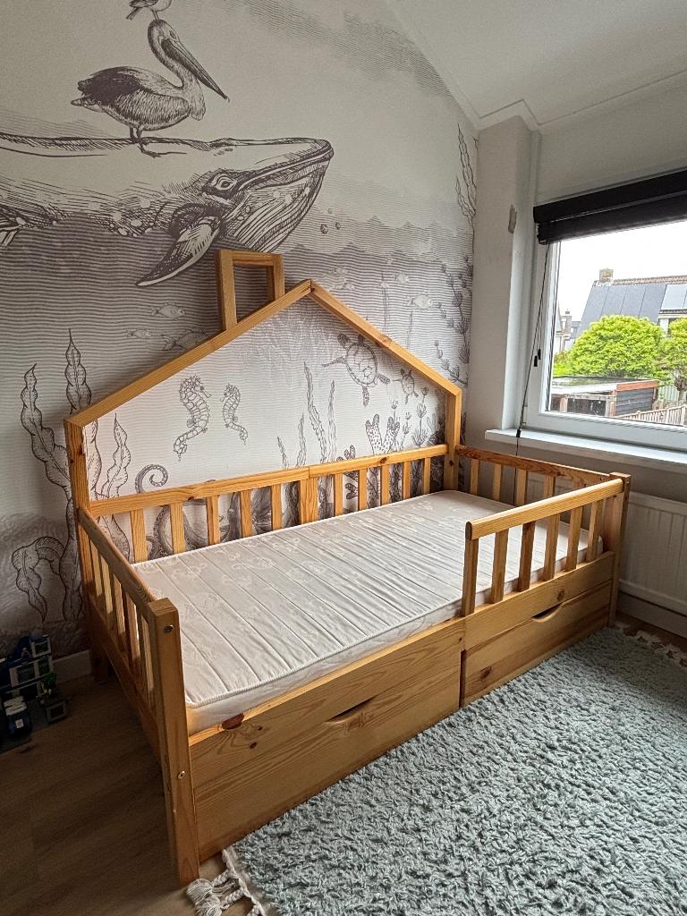 Kinderbed huisje, Kinderen en Baby's, Kinderkamer | Bedden, 70 tot 85 cm, Zo goed als nieuw, 160 tot 180 cm, Ophalen