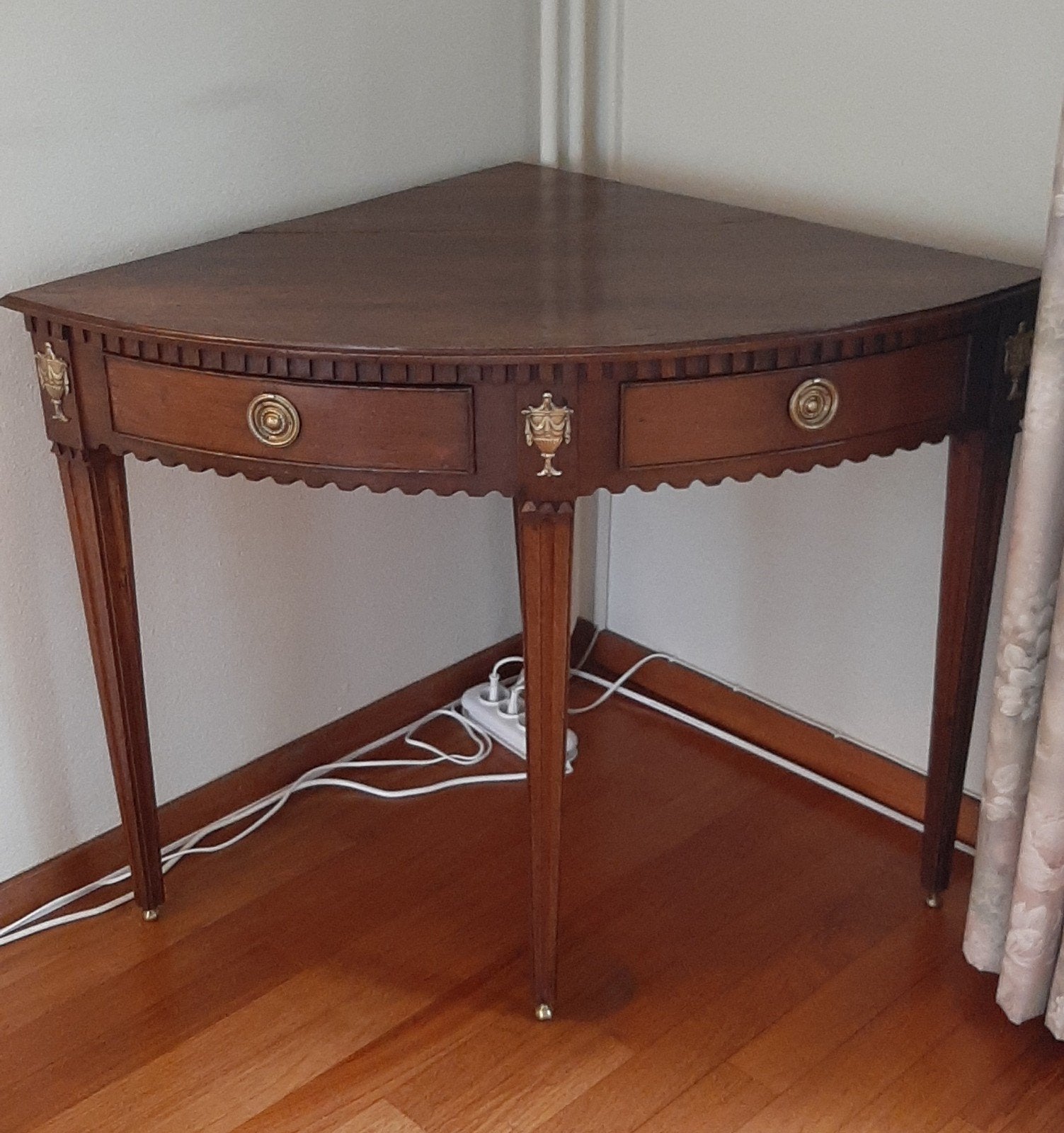 Unieke, elegante 18e-eeuwse hoektafel, Antiek en Kunst, Ophalen