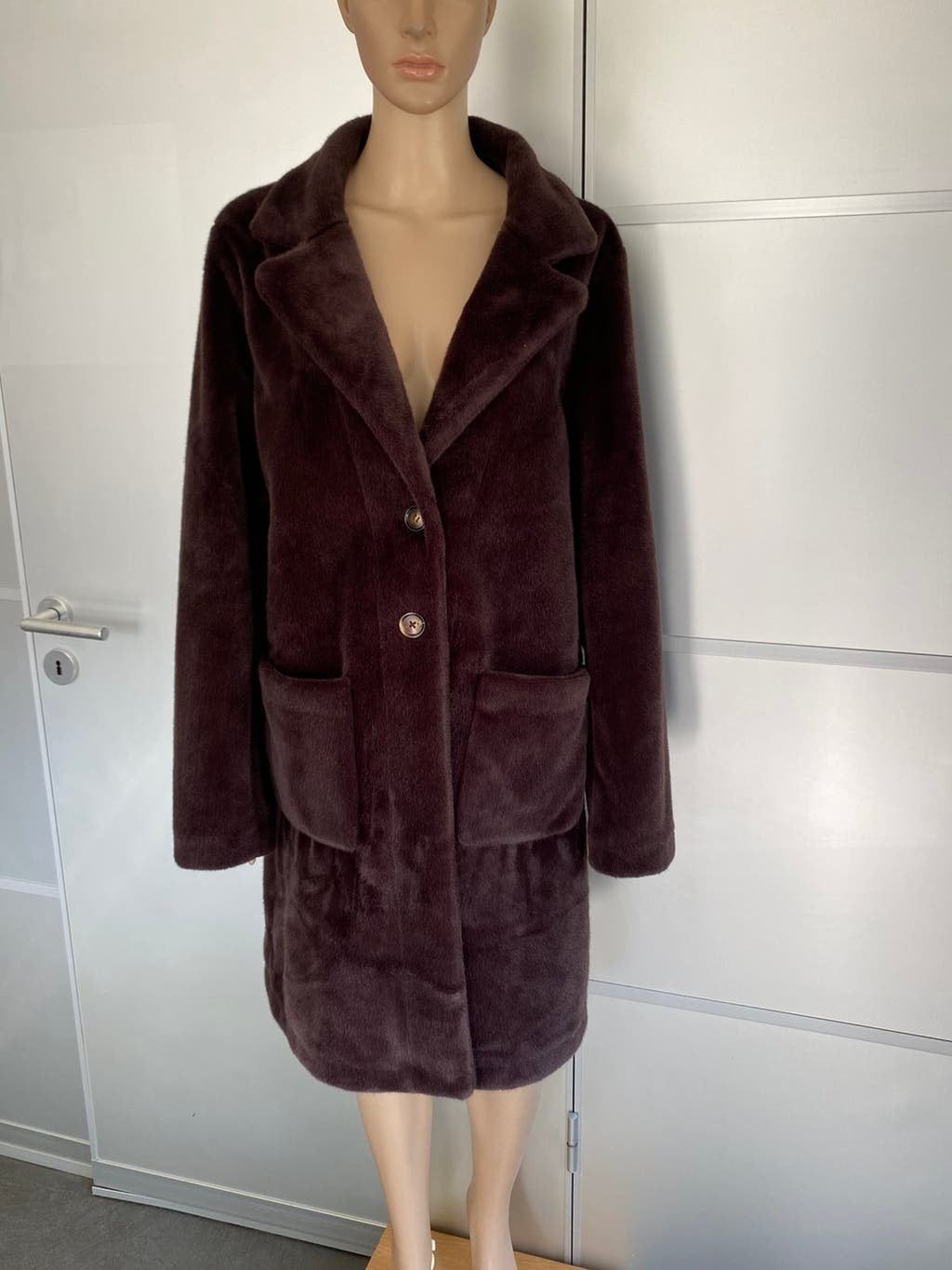 K335 Nieuw: Maicazz 42=L lange bontjas jas winter winterjas, Kleding | Dames, Bruin, Maat 42/44 (L), Nieuw, Ophalen of Verzenden