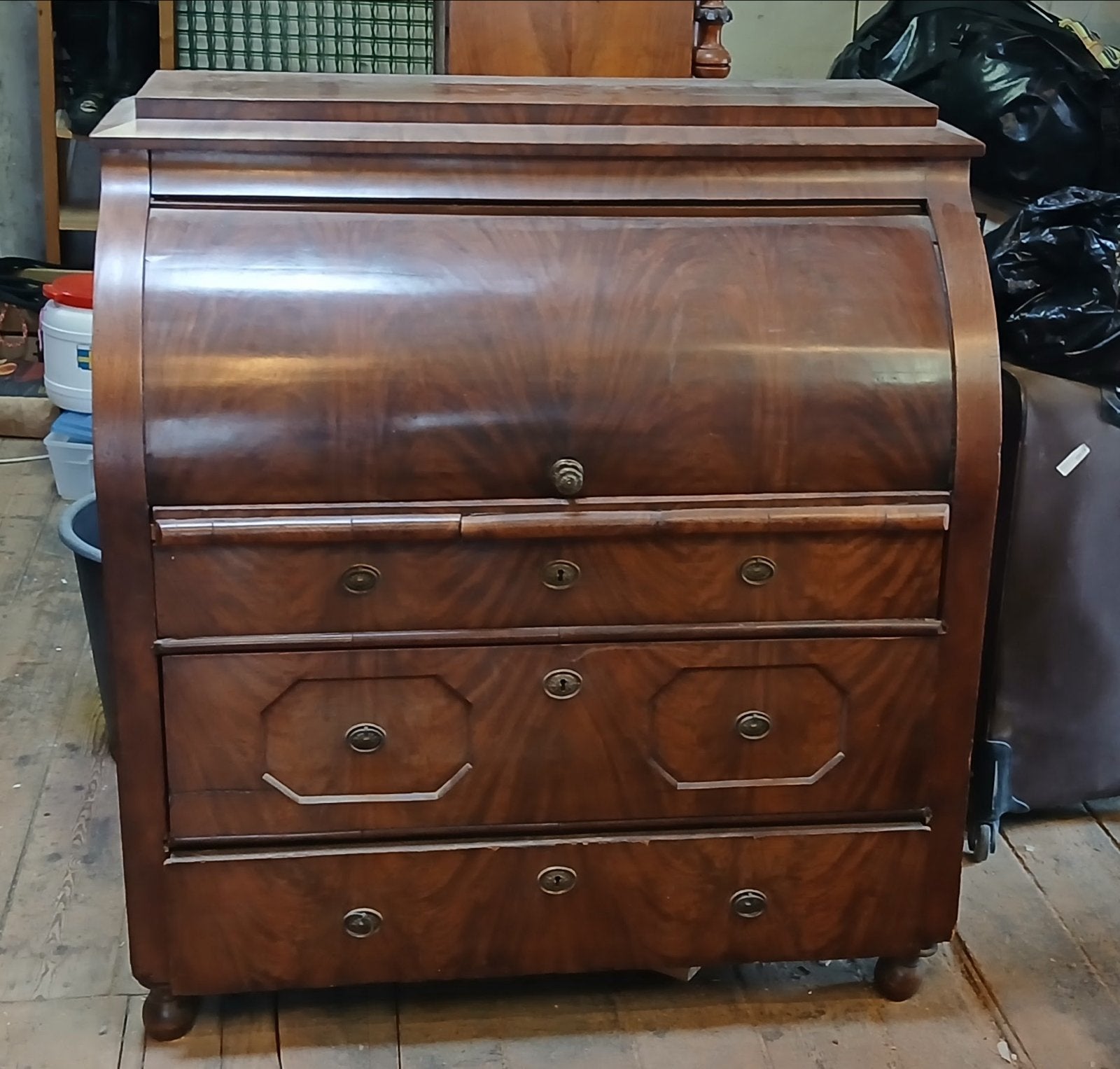 Antiek mahonie rolluikbureau, Ophalen