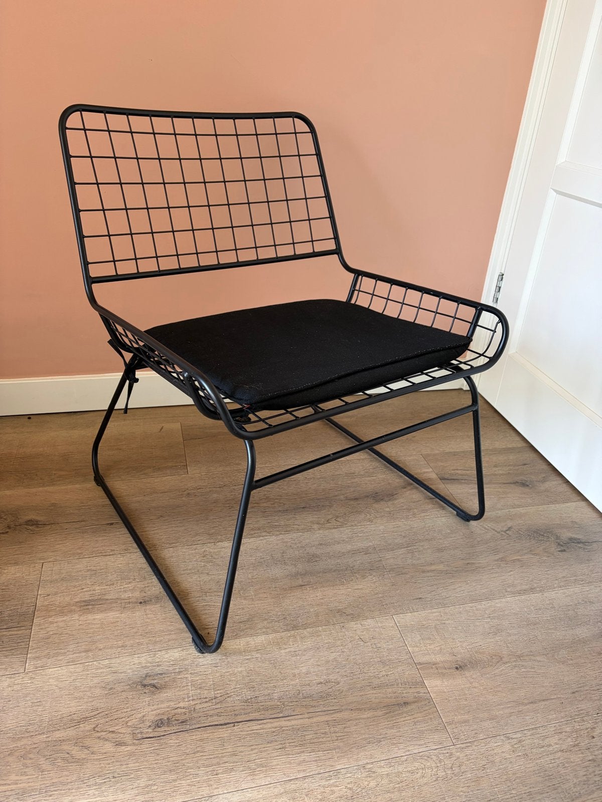 Zwarte metalen draadstoel/fauteuil met kussen, Ophalen, Gebruikt, Zwart, Metaal