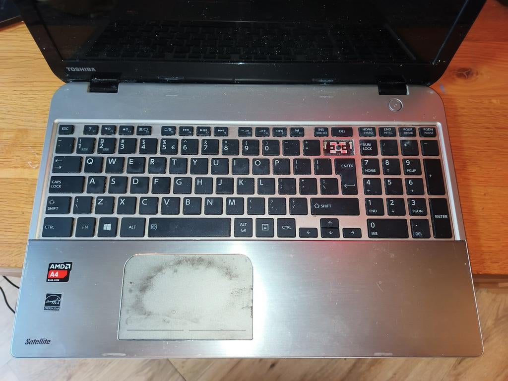 Toshiba Satellite M50D-A-100 – defect maar compleet, 2 tot 3 Ghz, Toshiba japan, Info@toshiba.com, AMD